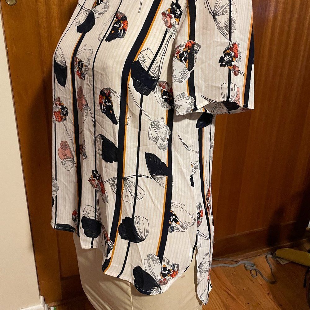🌸Artsy Flower stripe Top Daniel Rainn for spring, navy, pink, white - Picture 3 of 6